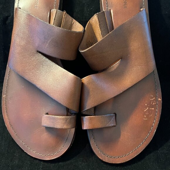 Free People Shoes - Free People Abilene Toe Loop Sandal EUC EU 39.5 W 9.5